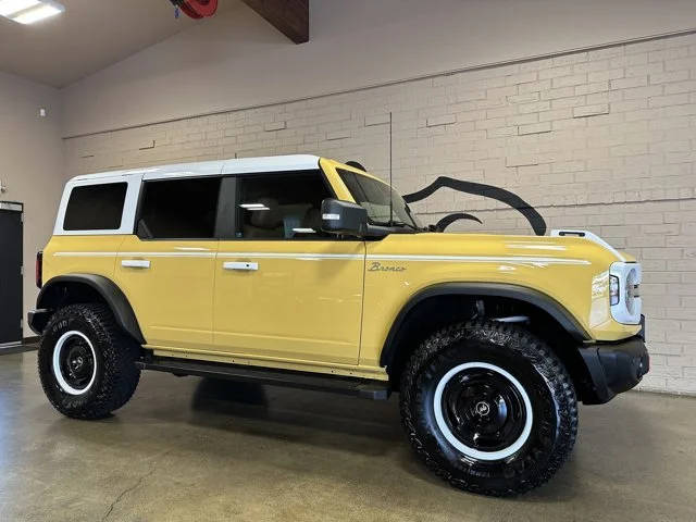 2023 Ford Bronco 4 Door Heritage Limited Edition 4WD photo