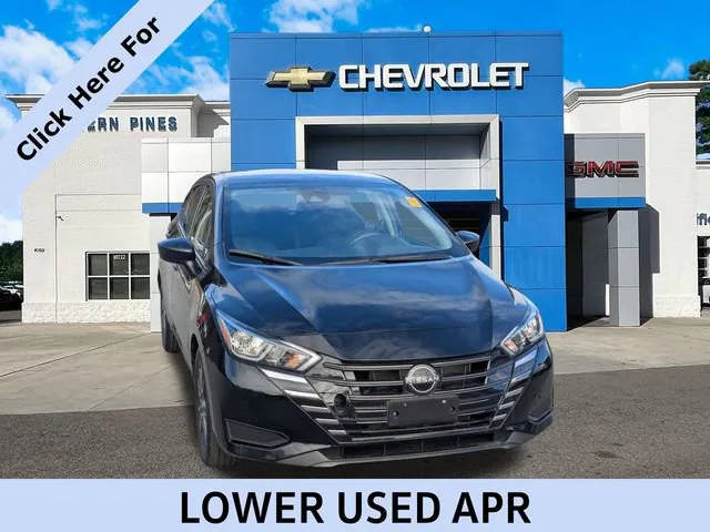 2023 Nissan Versa SV FWD photo