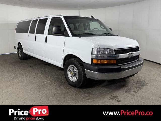 2016 Chevrolet Express LT RWD photo