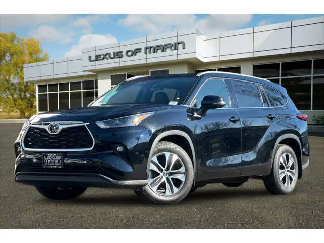 2022 Toyota Highlander XLE AWD photo