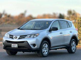2015 Toyota RAV4 LE FWD photo