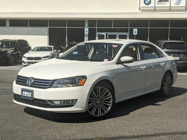 2015 Volkswagen Passat 1.8T SE w/Sunroof & Nav FWD photo