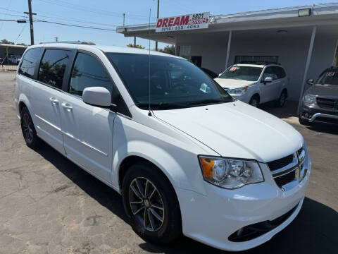 2017 Dodge Grand Caravan SXT FWD photo