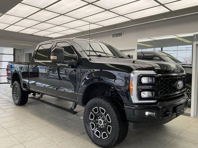 2023 Ford F-250 Super Duty LARIAT 4WD photo