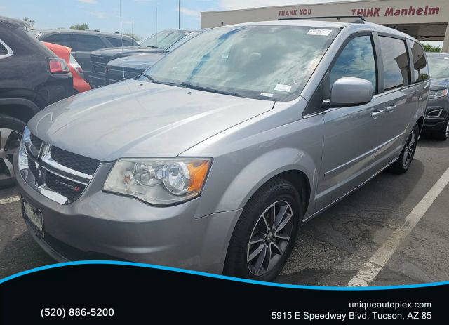 2017 Dodge Grand Caravan SXT FWD photo