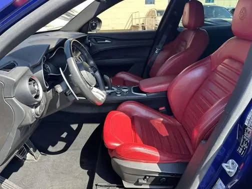 2022 Alfa Romeo Stelvio Sprint AWD photo