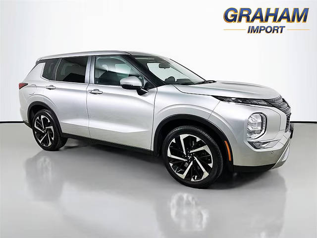 2023 Mitsubishi Outlander SE FWD photo