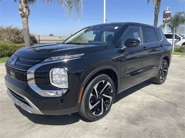 2023 Mitsubishi Outlander SE FWD photo