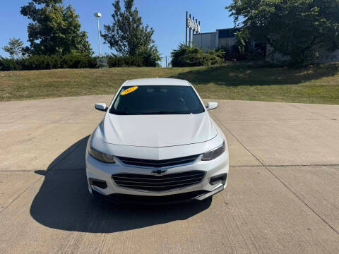 2017 Chevrolet Malibu LT FWD photo