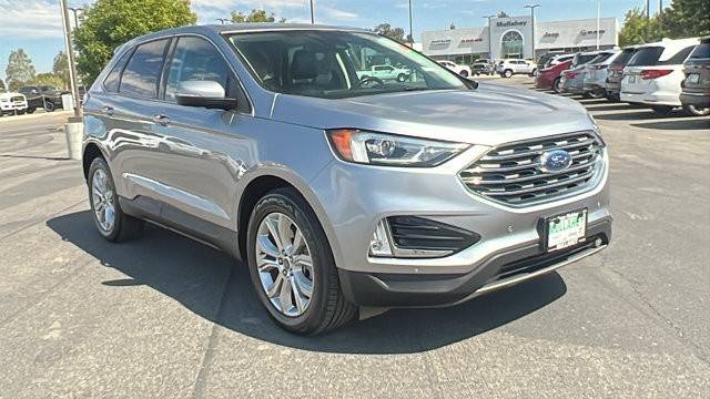 2022 Ford Edge Titanium AWD photo