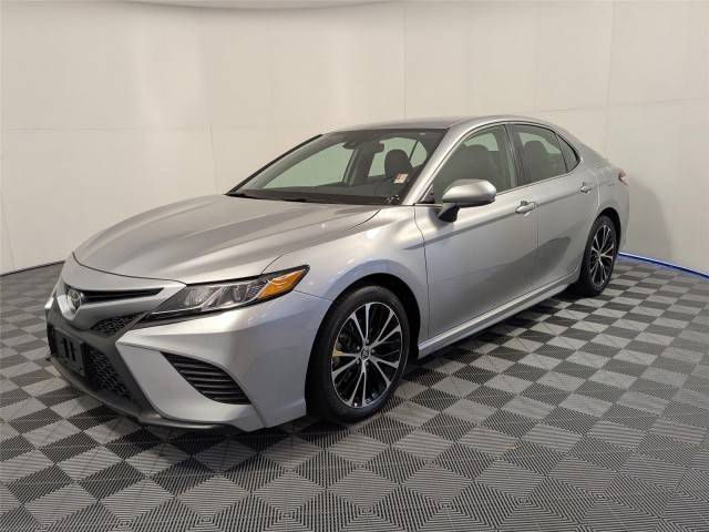 2020 Toyota Camry SE AWD photo
