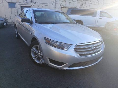2015 Ford Taurus SE FWD photo
