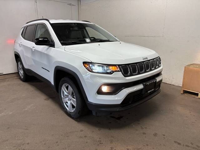 2022 Jeep Compass Latitude 4WD photo