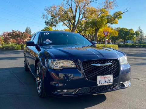 2015 Chrysler 300 300S RWD photo