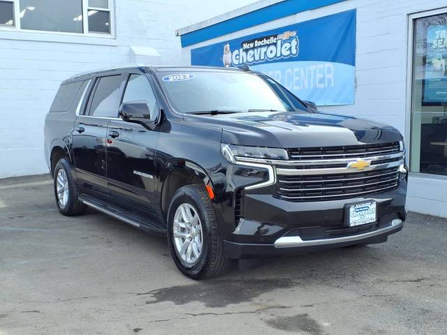 2023 Chevrolet Suburban LT 4WD photo