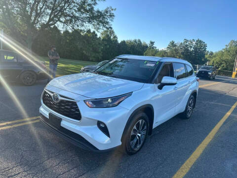 2022 Toyota Highlander Hybrid XLE AWD photo