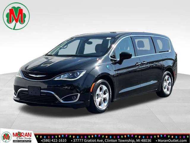 2017 Chrysler Pacifica Minivan Hybrid Touring Plus FWD photo