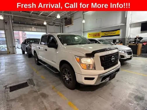 2022 Nissan Titan SV 4WD photo