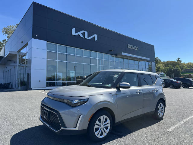 2023 Kia Soul LX FWD photo