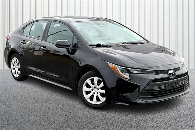 2023 Toyota Corolla LE FWD photo