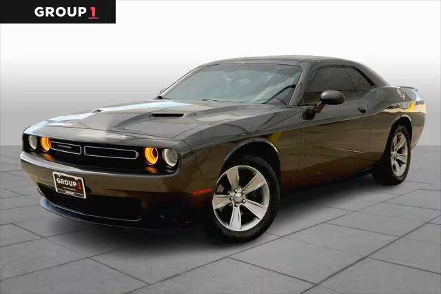 2020 Dodge Challenger SXT RWD photo
