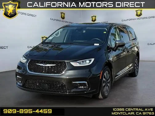 2022 Chrysler Pacifica Minivan Hybrid Limited FWD photo