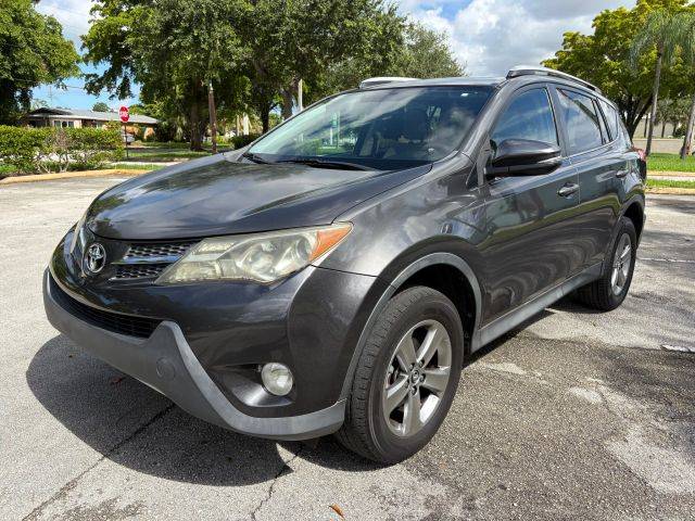 2015 Toyota RAV4 XLE FWD photo