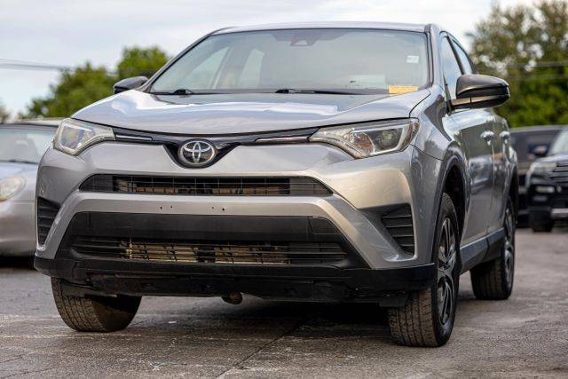 2018 Toyota RAV4 LE FWD photo