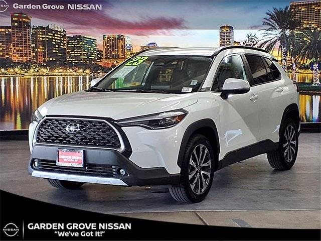 2023 Toyota Corolla Cross XLE FWD photo