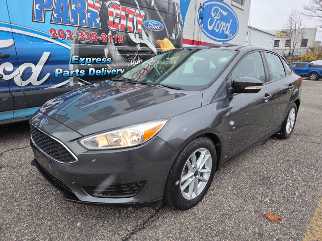 2016 Ford Focus SE FWD photo