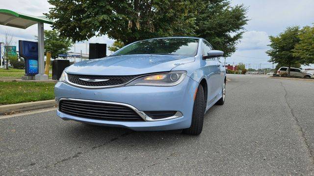2015 Chrysler 200 Limited FWD photo