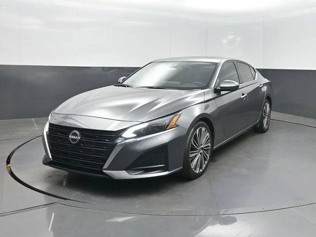 2023 Nissan Altima 2.5 SL FWD photo