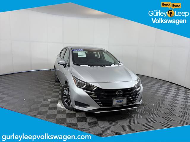 2023 Nissan Versa SV FWD photo