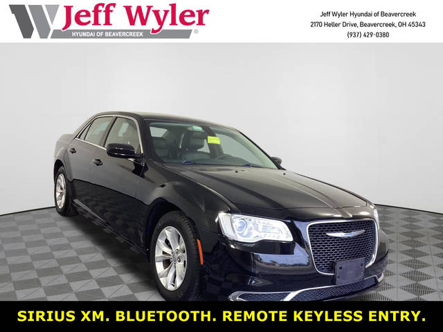 2015 Chrysler 300 Limited RWD photo