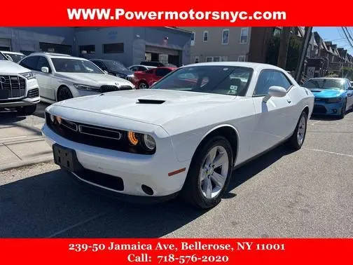2023 Dodge Challenger SXT RWD photo