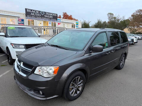 2017 Dodge Grand Caravan SXT FWD photo