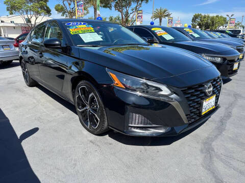 2023 Nissan Altima 2.5 SR FWD photo