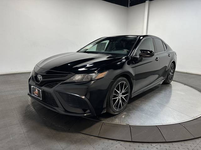 2022 Toyota Camry SE AWD photo