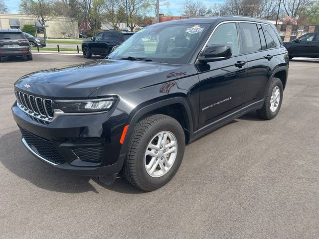 2023 Jeep Grand Cherokee Laredo 4WD photo