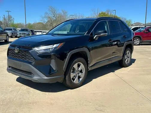 2022 Toyota RAV4 XLE AWD photo