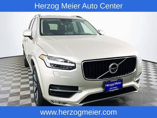2016 Volvo XC90 T6 Momentum AWD photo