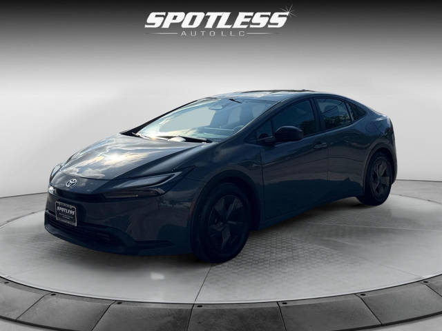 2023 Toyota Prius LE FWD photo