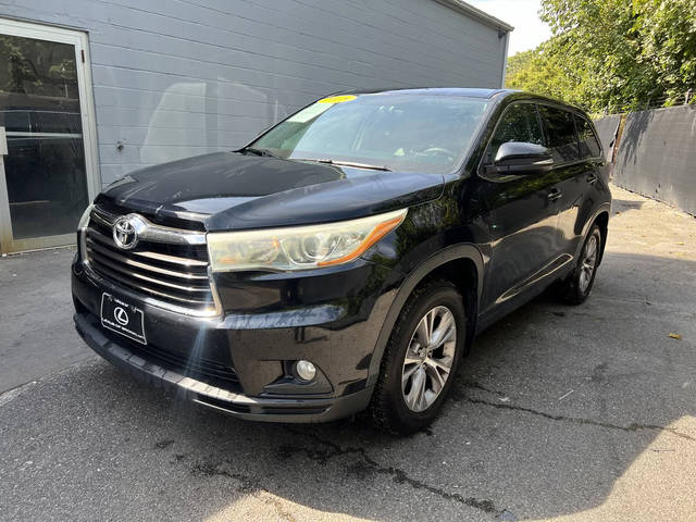 2015 Toyota Highlander LE Plus AWD photo