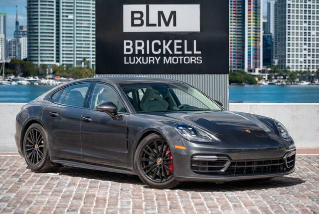 2022 Porsche Panamera GTS AWD photo
