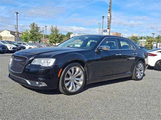 2019 Chrysler 300 Limited RWD photo