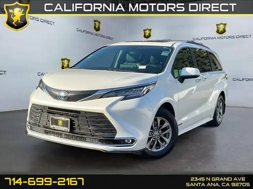 2021 Toyota Sienna XLE FWD photo