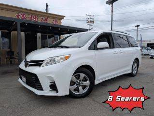 2018 Toyota Sienna  FWD photo