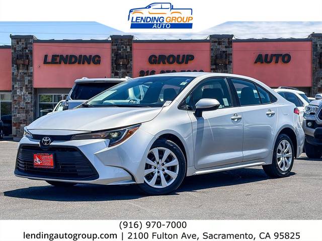 2023 Toyota Corolla LE FWD photo