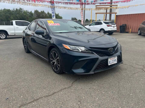 2019 Toyota Camry SE FWD photo