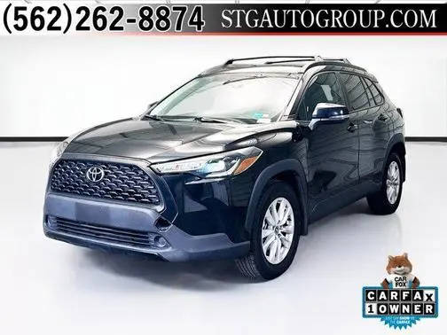 2022 Toyota Corolla Cross LE AWD photo